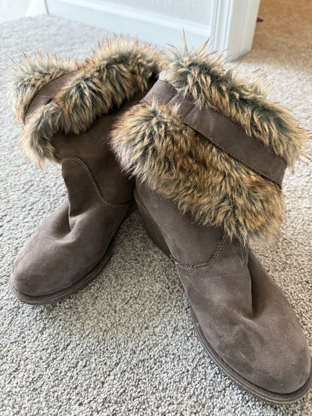 UNIONBAY Brown Faux Fur Cuff Suede Ankle Boots